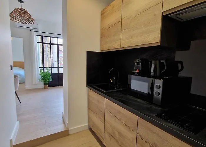 Casa Riviera - En Plein Coeur Du Vieil Apartment *