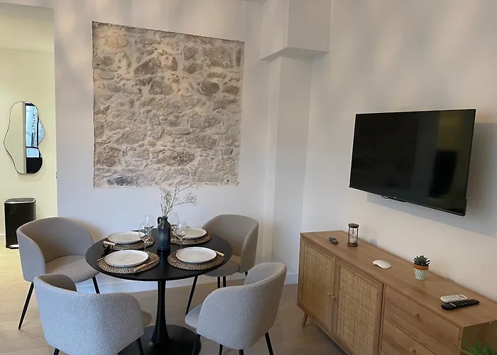 Casa Riviera - En Plein Coeur Du Vieil Apartment