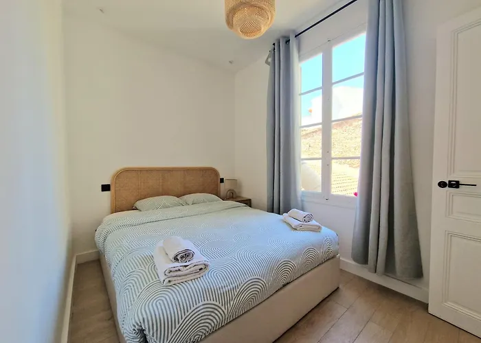 Casa Riviera - En Plein Coeur Du Vieil * Antibes