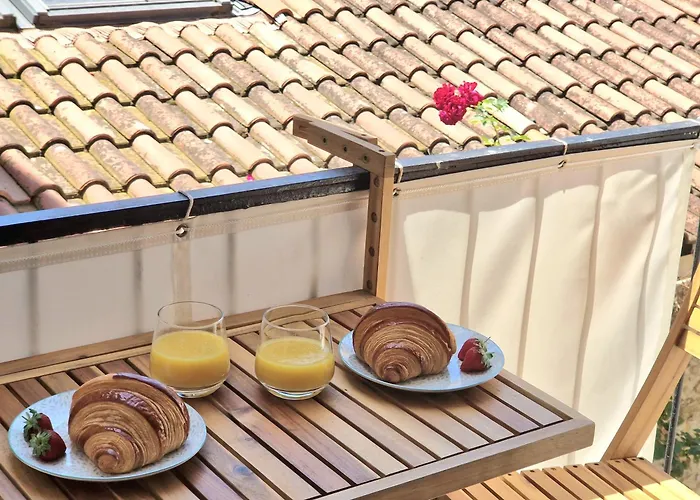 Casa Riviera - En Plein Coeur Du Vieil Apartment